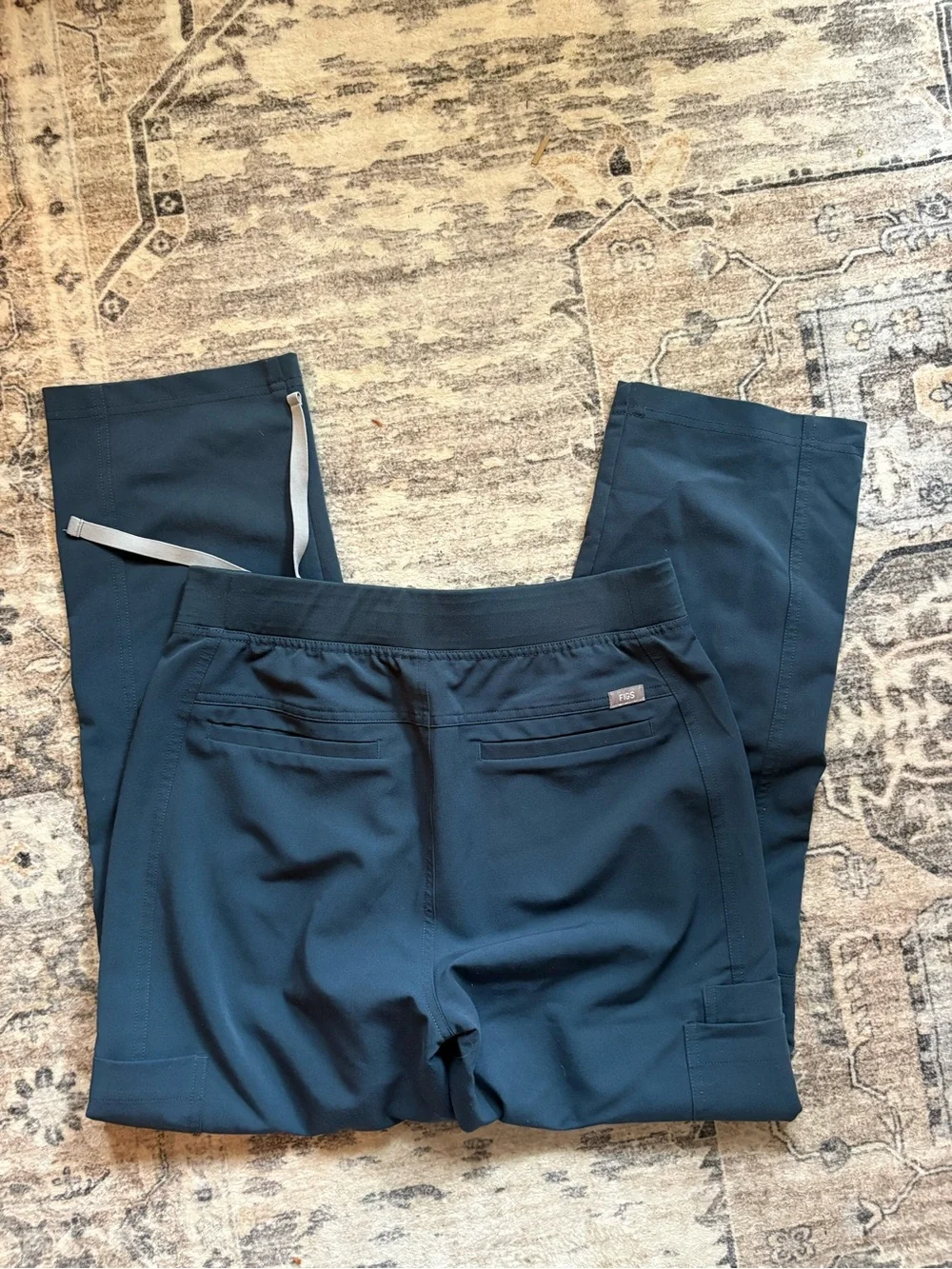 Figs nurse Axim Cargo Scrub Pants size S in dark harbor